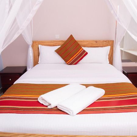 Silver Oaks Hotel Boma Fort Portal Eksteriør bilde
