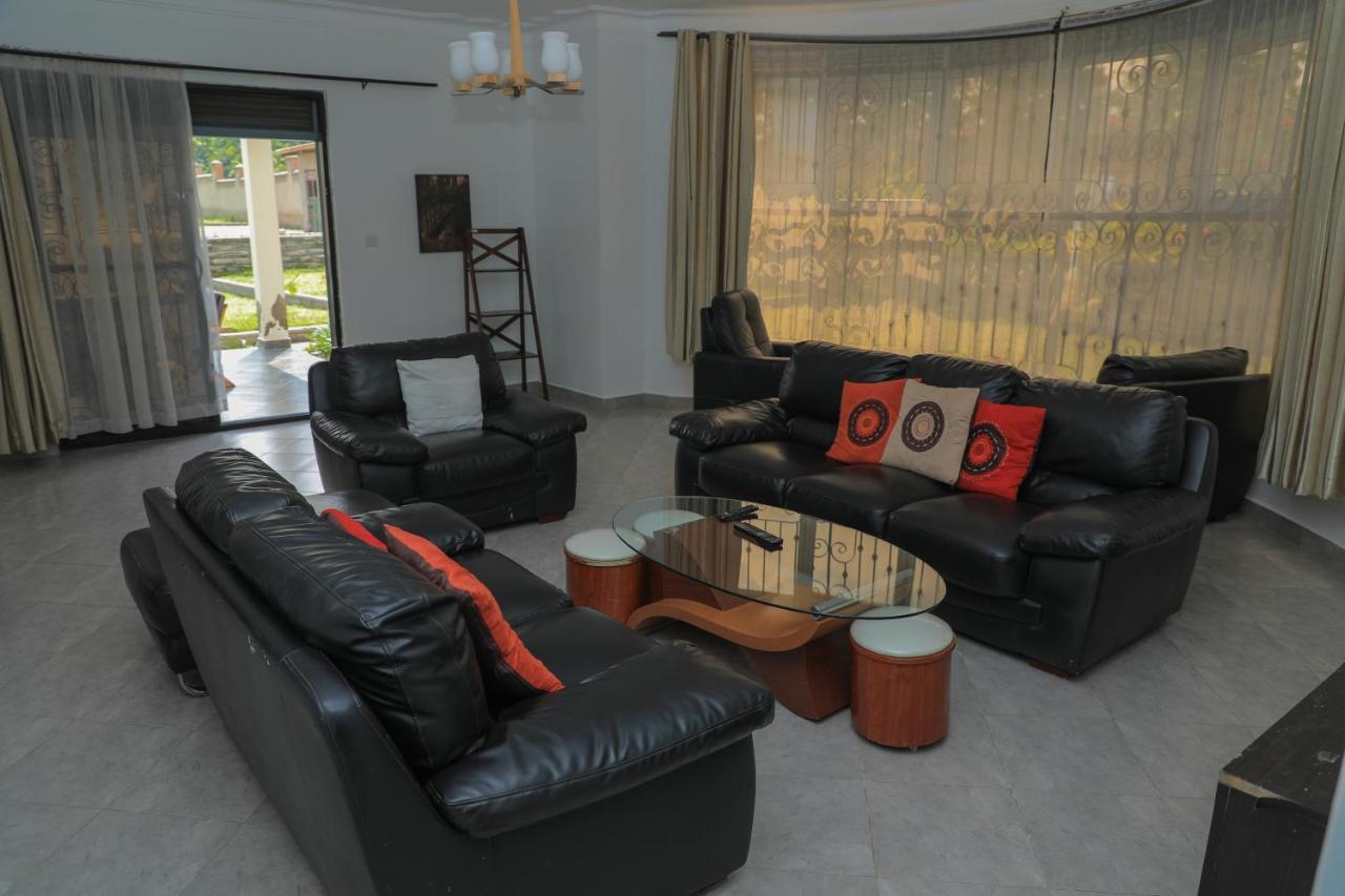 Silver Oaks Hotel Boma Fort Portal Eksteriør bilde