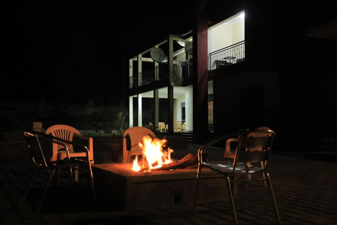 Silver Oaks Hotel Boma Fort Portal Eksteriør bilde