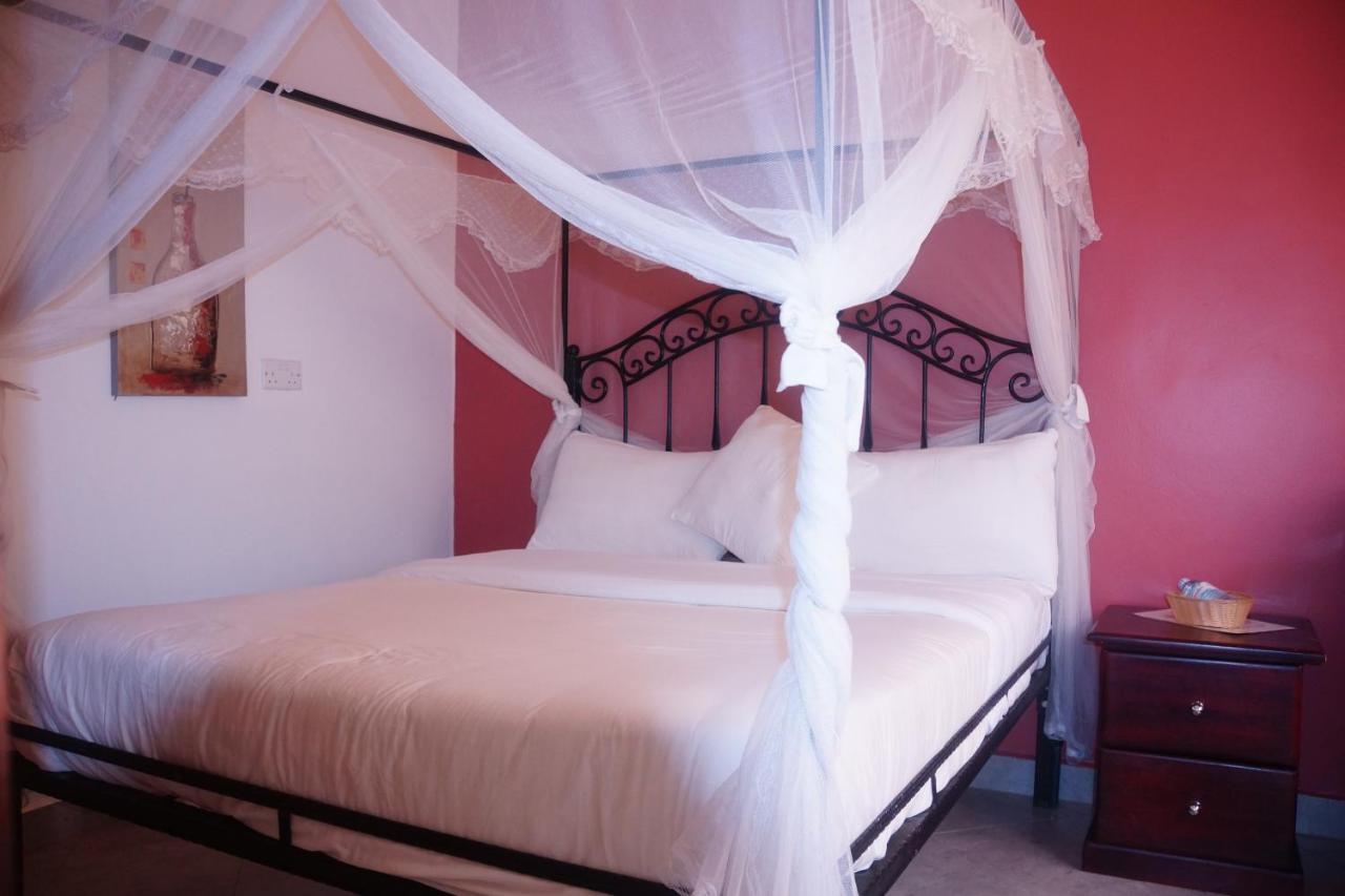 Silver Oaks Hotel Boma Fort Portal Eksteriør bilde
