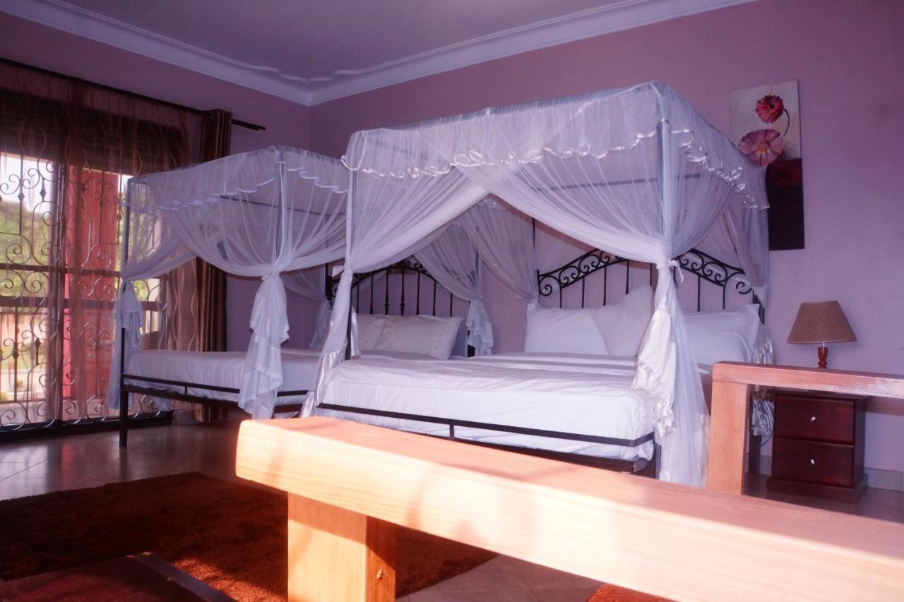 Silver Oaks Hotel Boma Fort Portal Eksteriør bilde