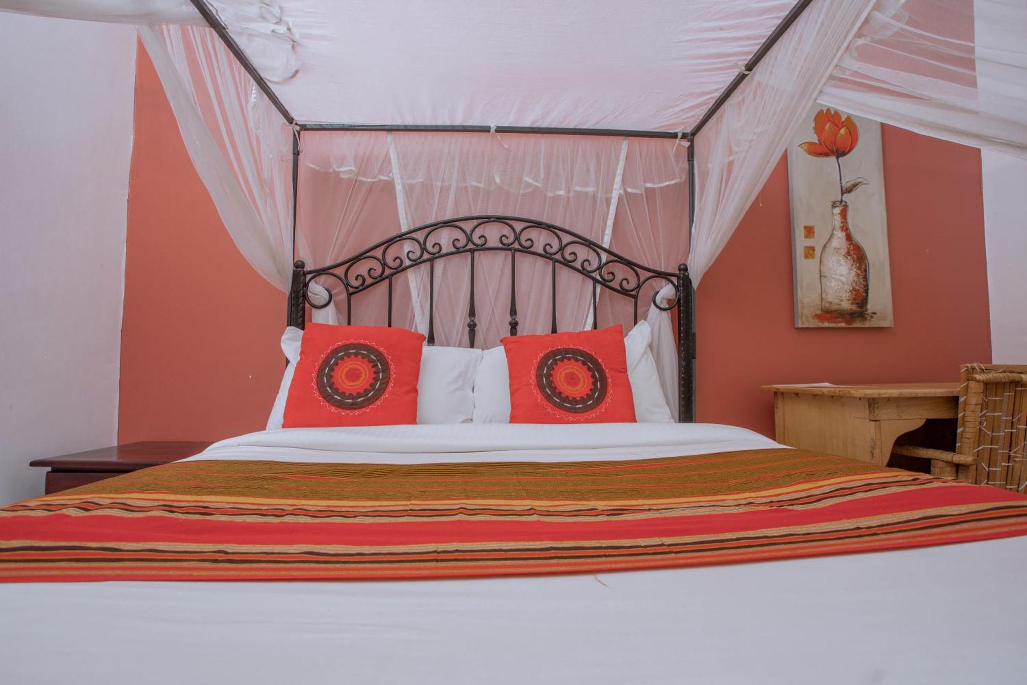 Silver Oaks Hotel Boma Fort Portal Eksteriør bilde