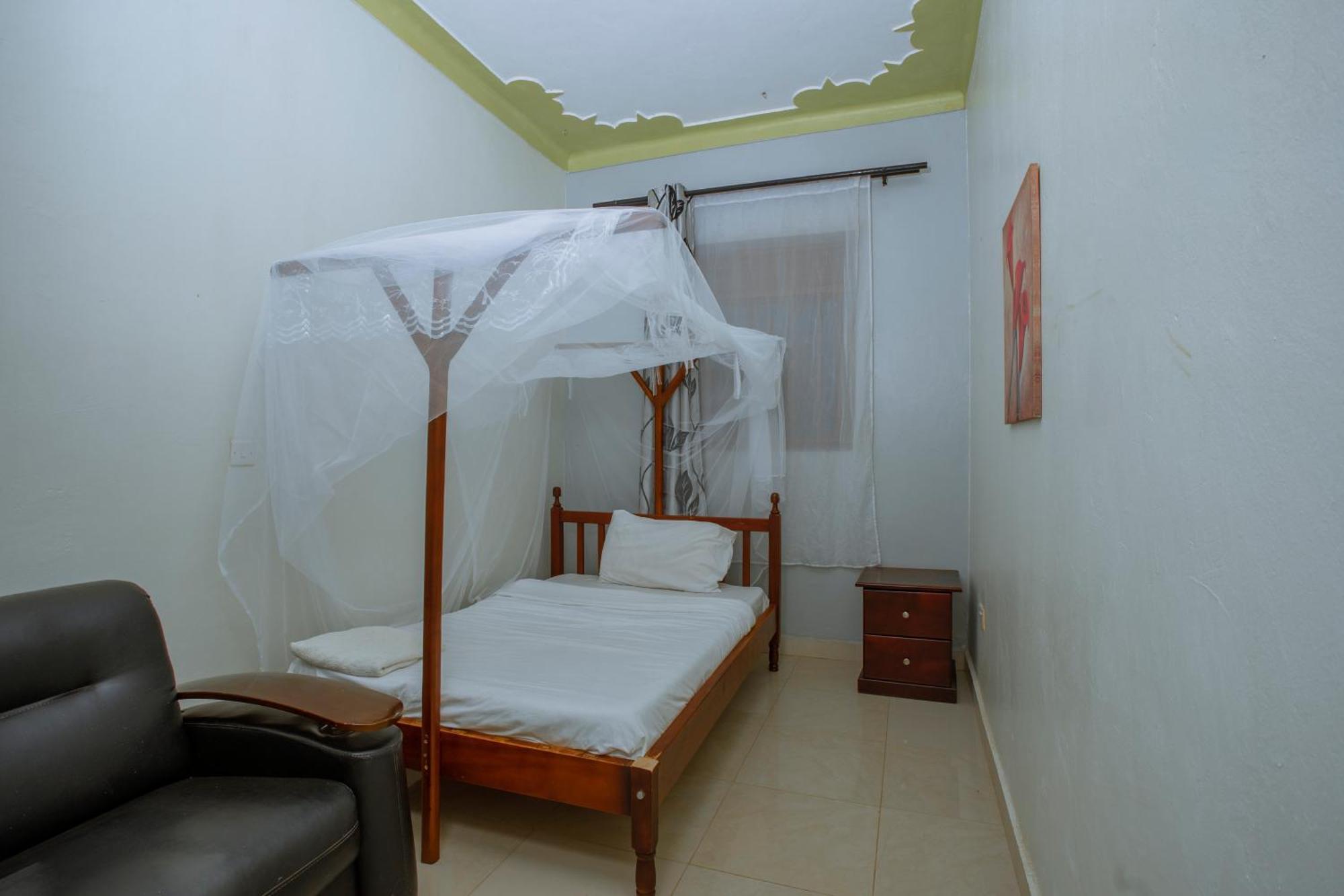 Silver Oaks Hotel Boma Fort Portal Eksteriør bilde