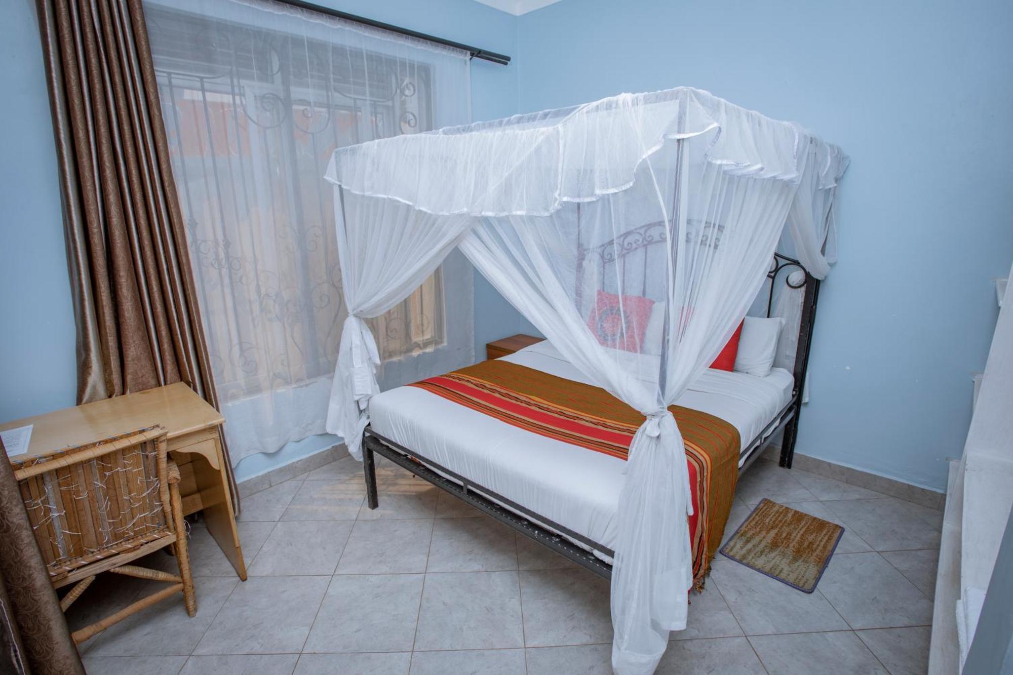 Silver Oaks Hotel Boma Fort Portal Eksteriør bilde
