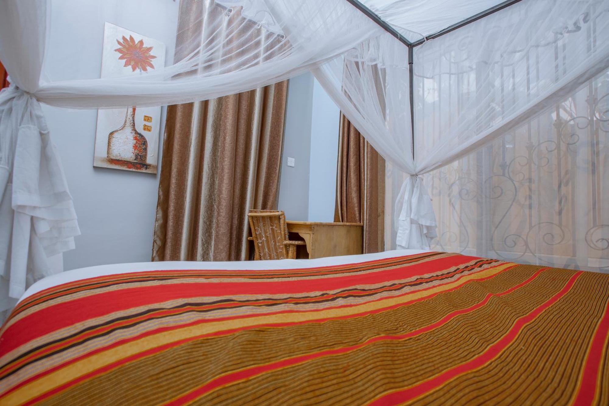Silver Oaks Hotel Boma Fort Portal Eksteriør bilde