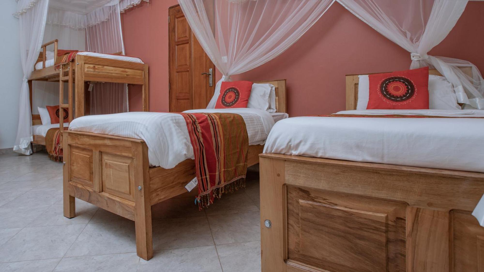 Silver Oaks Hotel Boma Fort Portal Eksteriør bilde