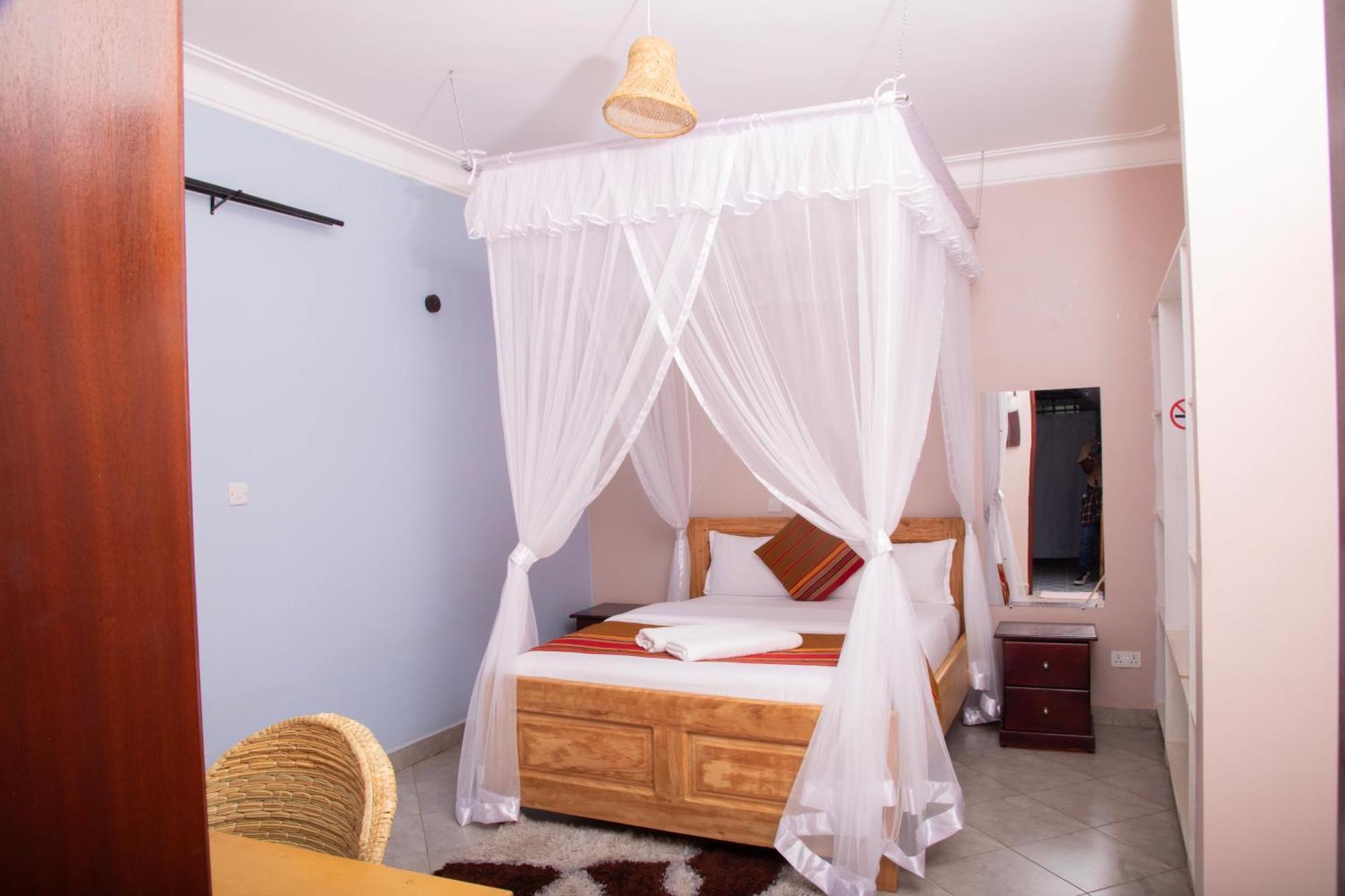 Silver Oaks Hotel Boma Fort Portal Eksteriør bilde