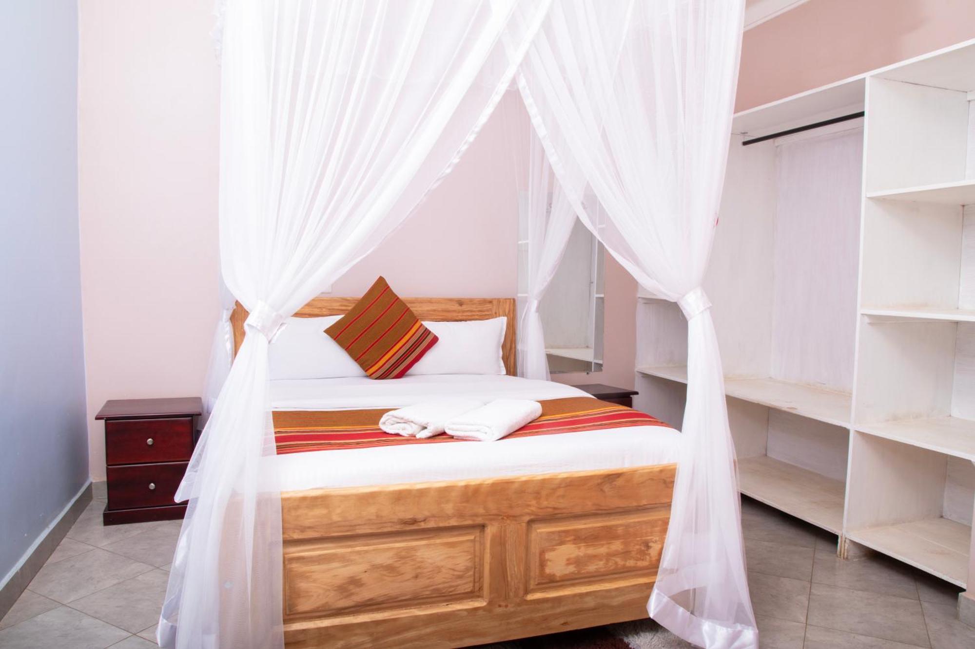 Silver Oaks Hotel Boma Fort Portal Eksteriør bilde