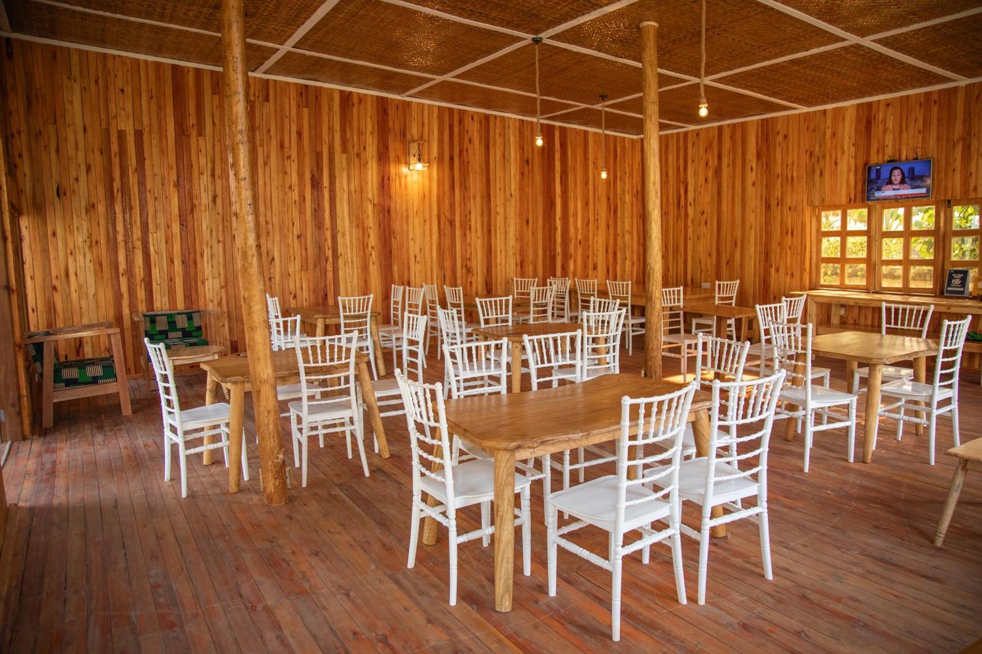 Silver Oaks Hotel Boma Fort Portal Eksteriør bilde