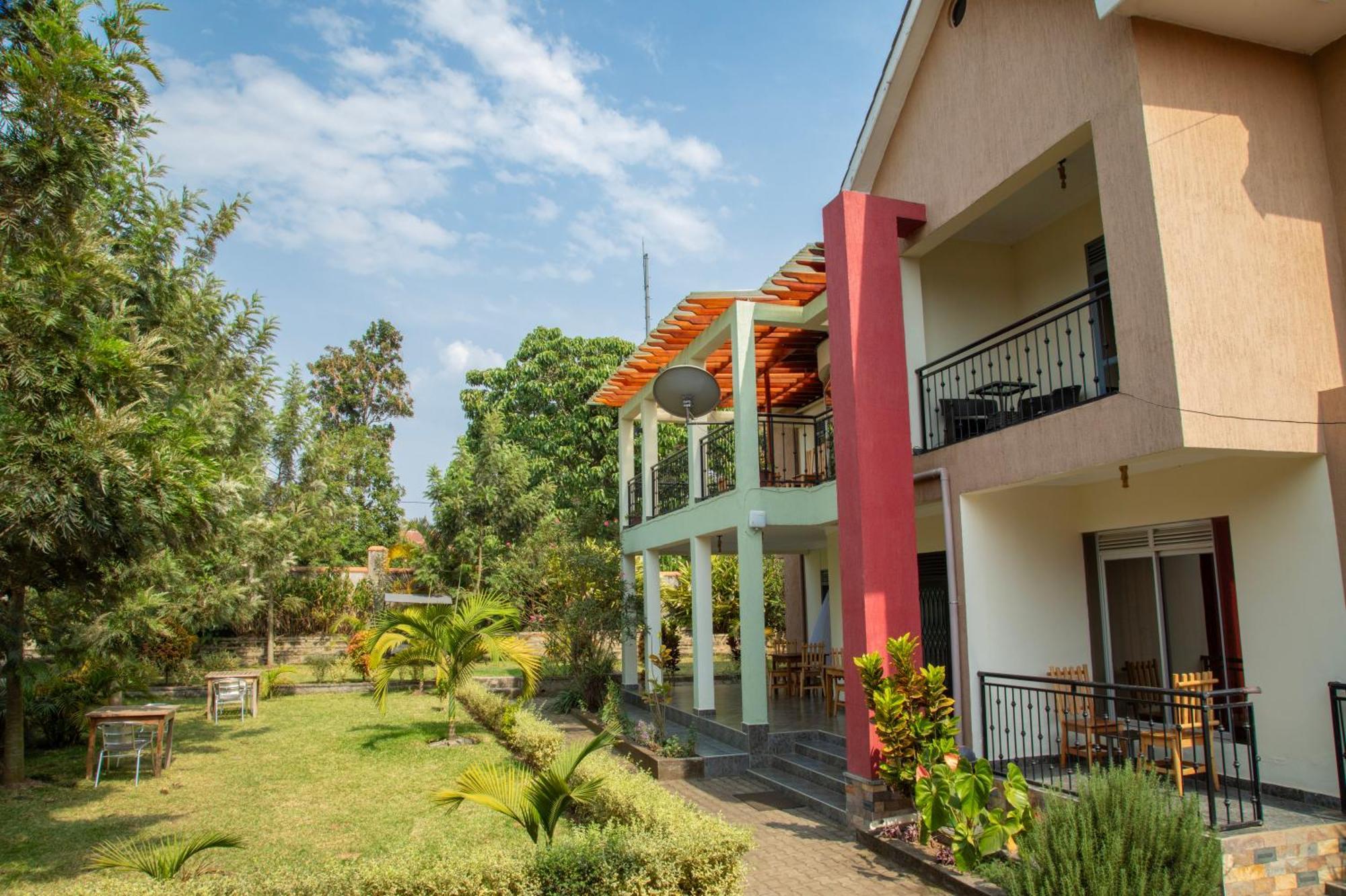 Silver Oaks Hotel Boma Fort Portal Eksteriør bilde