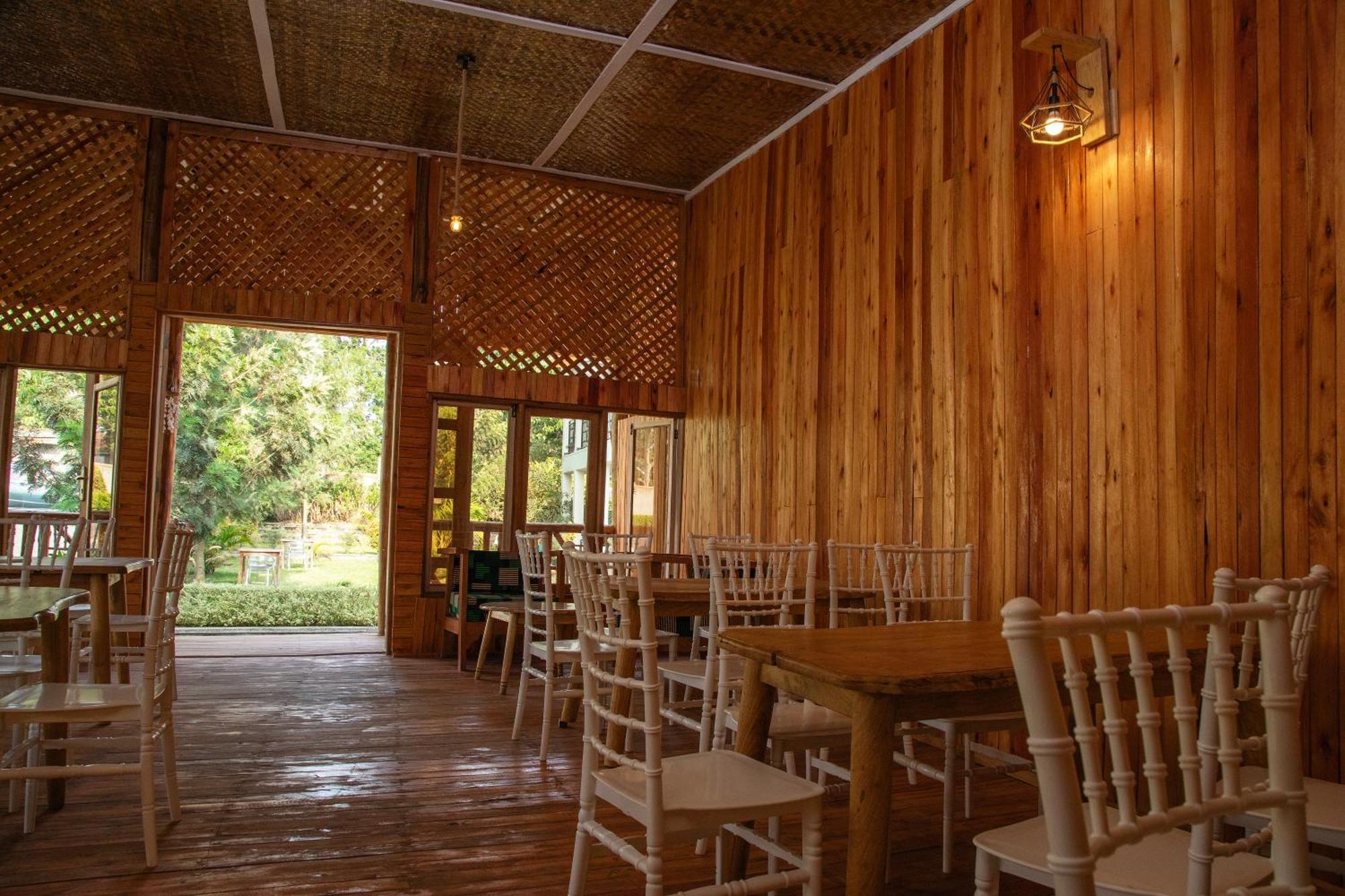 Silver Oaks Hotel Boma Fort Portal Eksteriør bilde