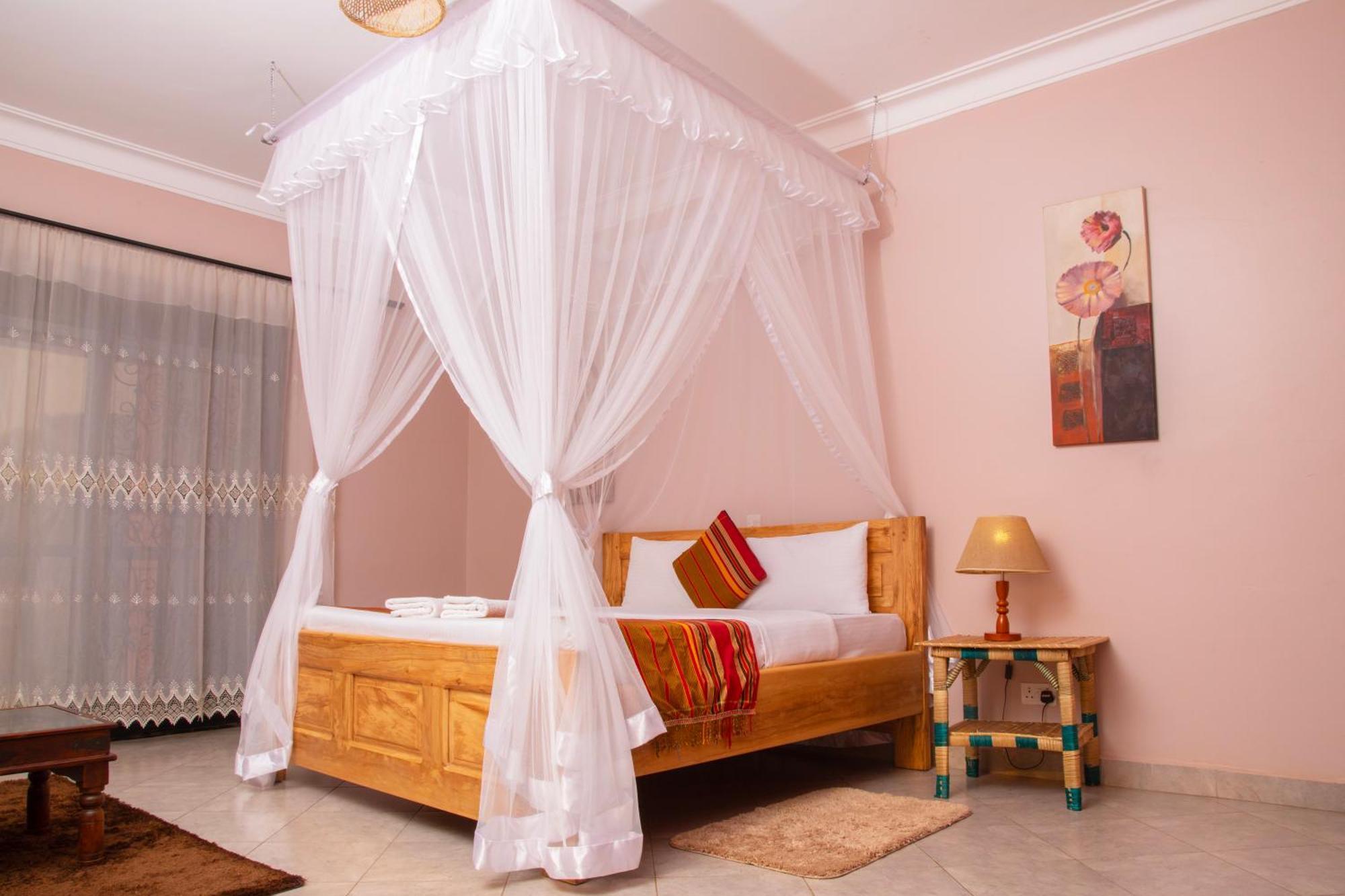 Silver Oaks Hotel Boma Fort Portal Eksteriør bilde